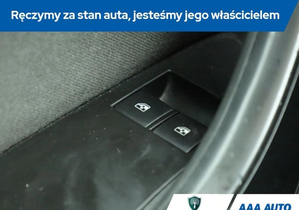 Opel Astra cena 27000 przebieg: 181910, rok produkcji 2015 z Sędziszów małe 172